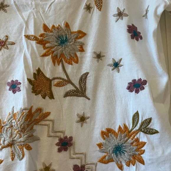 Johnny Was White Embroidered, Cotton, Short Sleeved Tunic/TShirt Medium - Picture 3 of 3